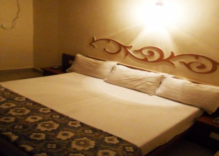Hotel Campus, Ahmedabad 4